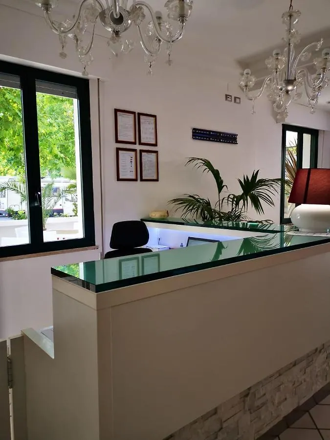 Kristalex Pet Family Hotel 切塞纳蒂科