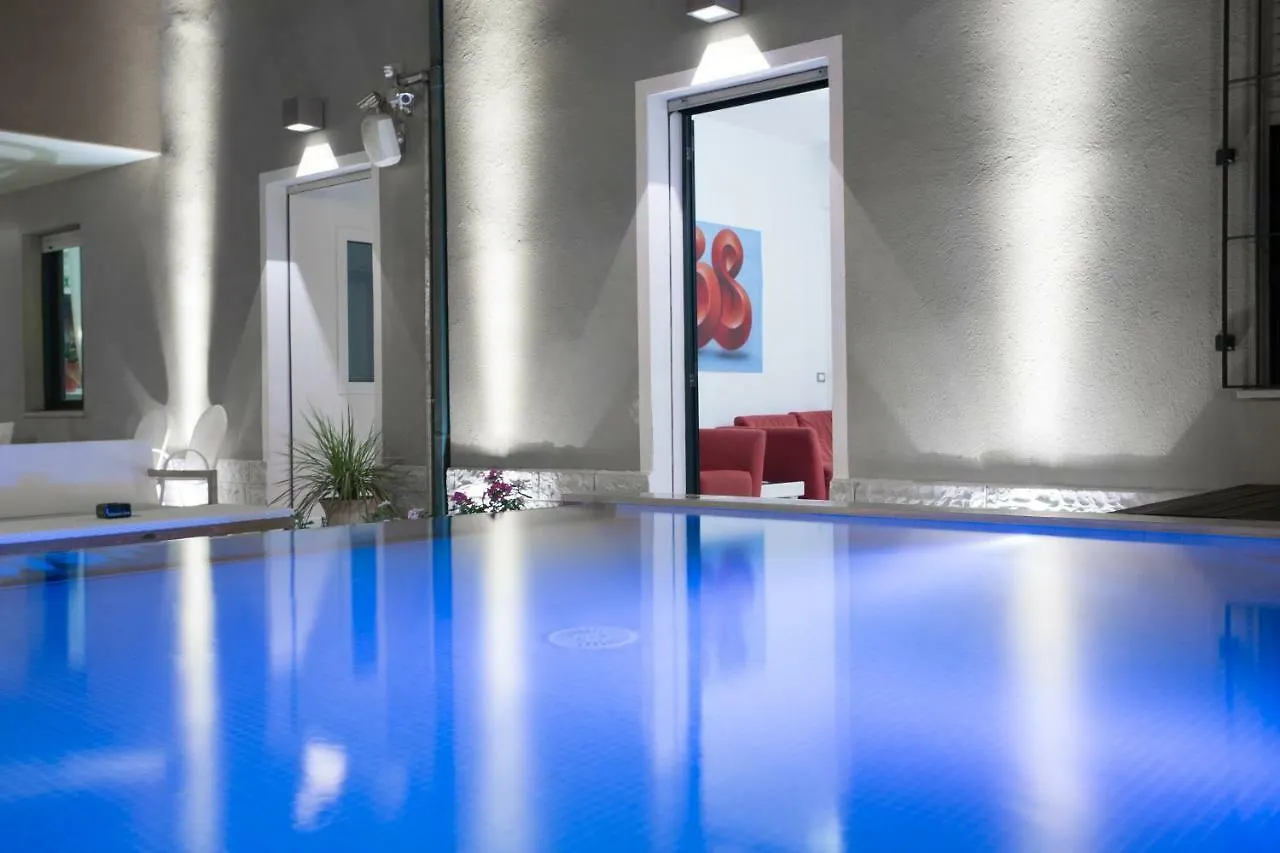 Kristalex Pet Family Hotel 切塞纳蒂科